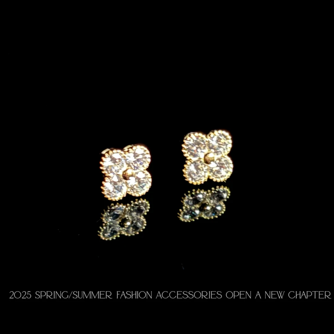 925银耳饰 镀k金 2025新款C6738【小四叶花】BABA BOX 耳钉