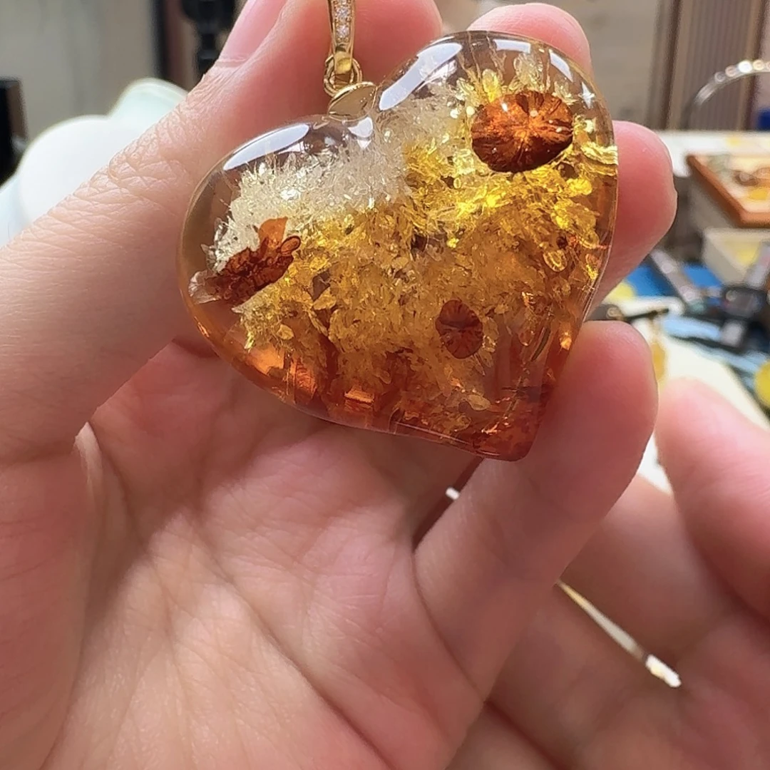琥珀未镶嵌颈饰吊坠
