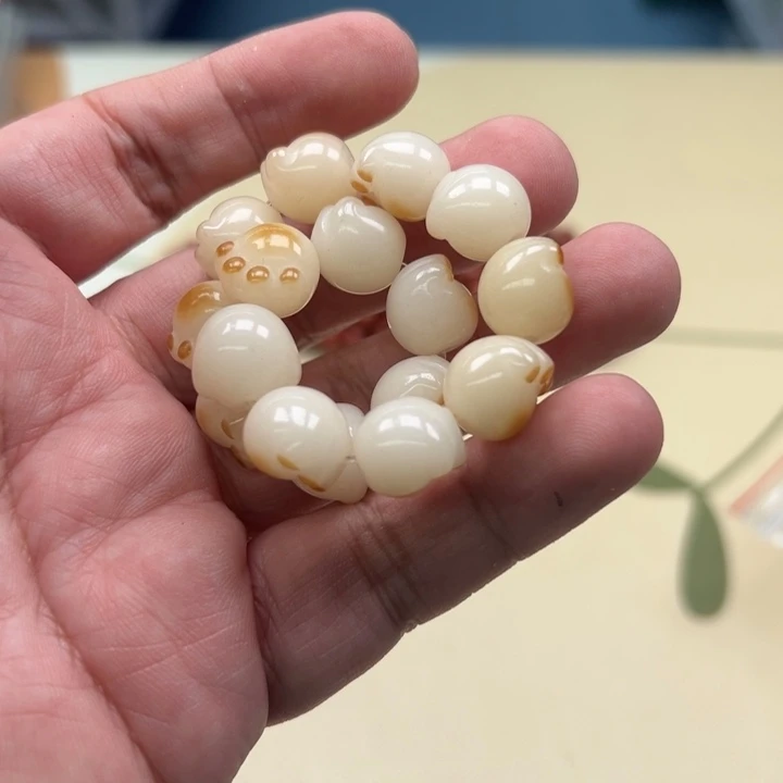 吊坠白玉菩提红色539