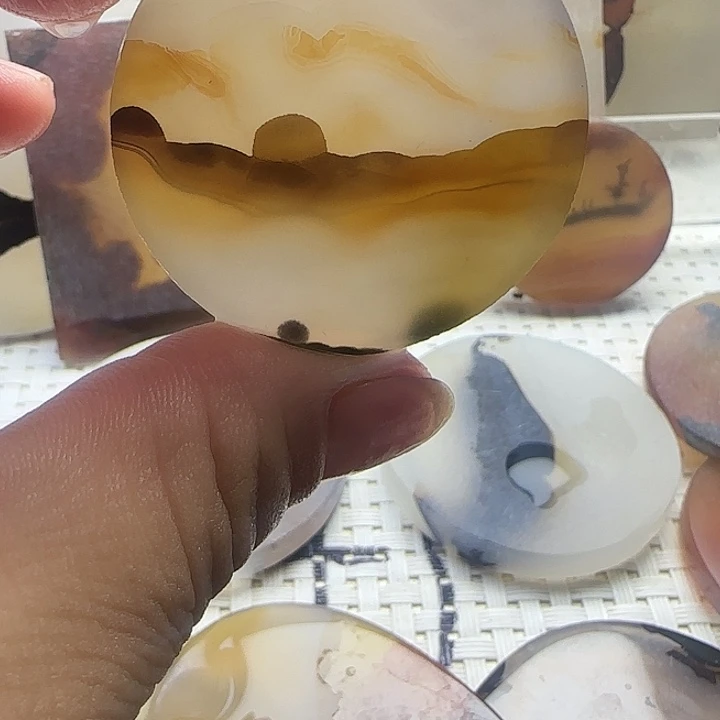 香***儿玛瑙/玉髓未镶嵌珠宝奇石