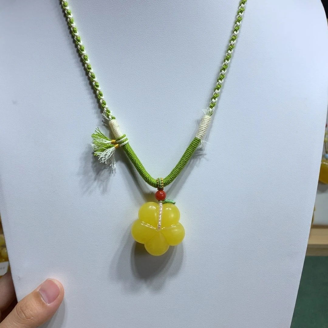 未镶嵌颈饰蜜蜡吊坠