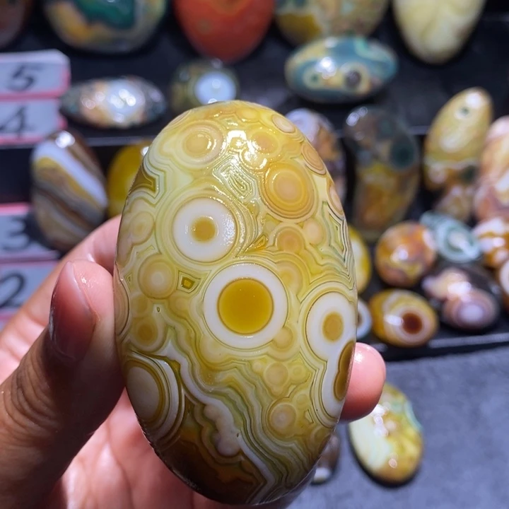 玛瑙/玉髓未镶嵌珠宝奇石