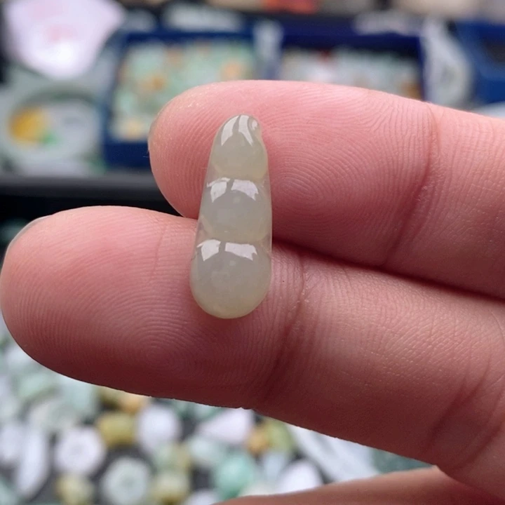 露***宝翡翠未镶嵌吊坠(不含链)