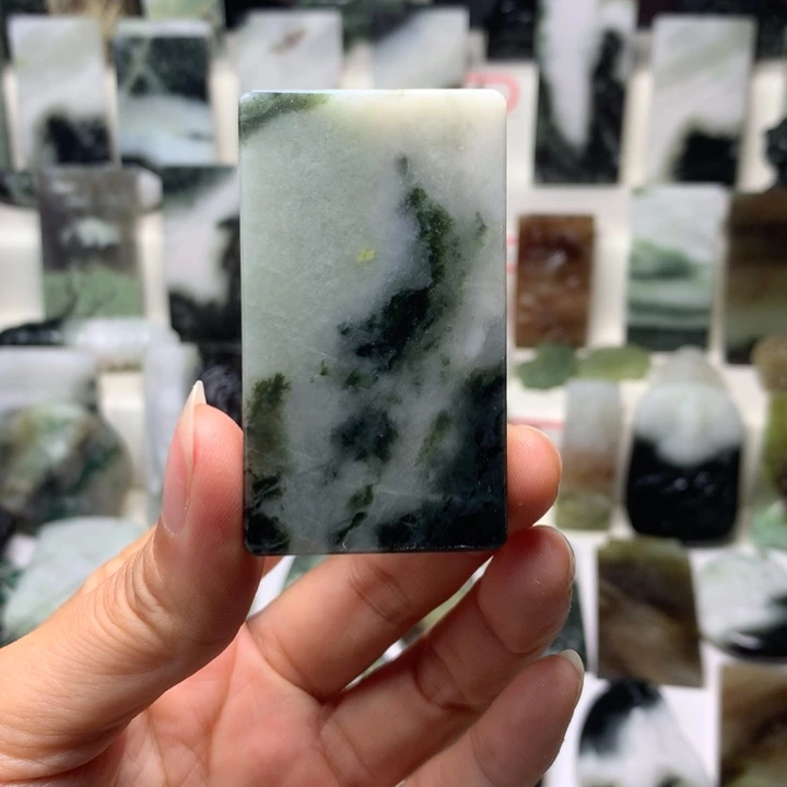 独山玉未镶嵌颈饰