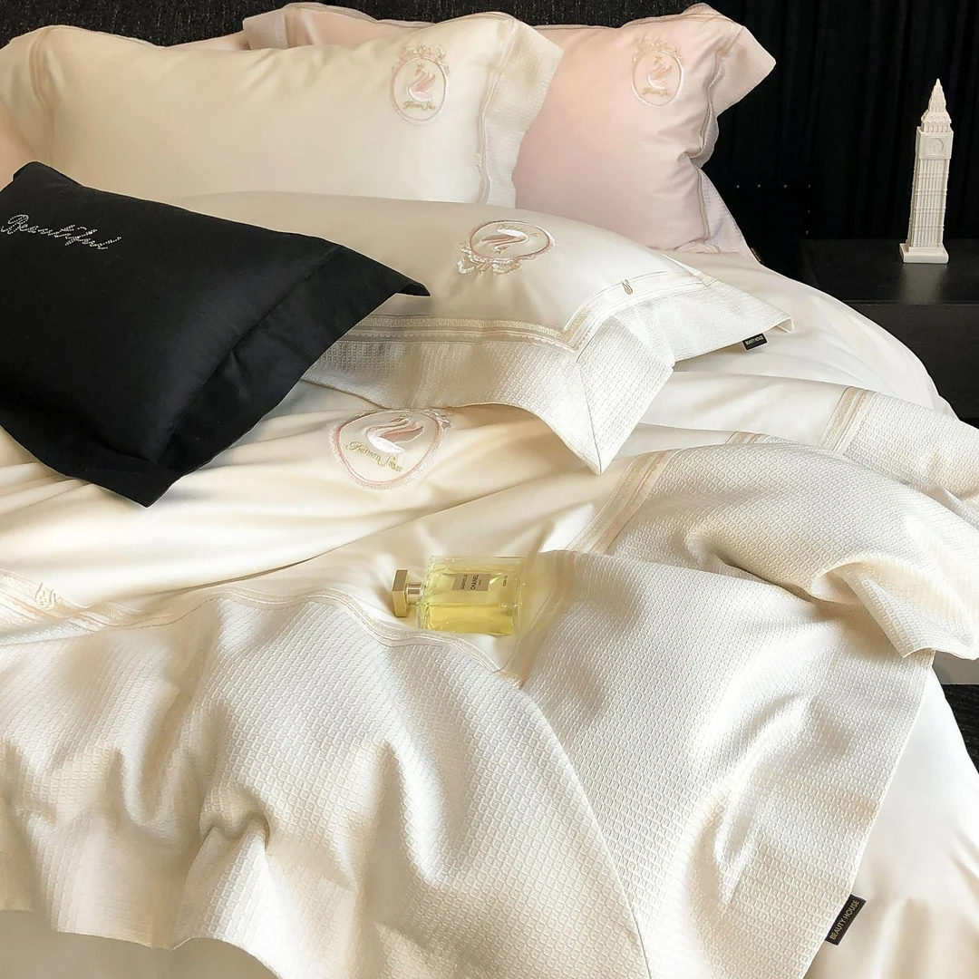 孔龙 布尼尔 高精密色织金银线 重工刺绣纯棉款四件套