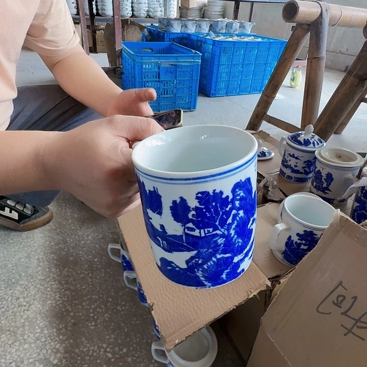 景德镇高温陶瓷青花贴花办公杯1个