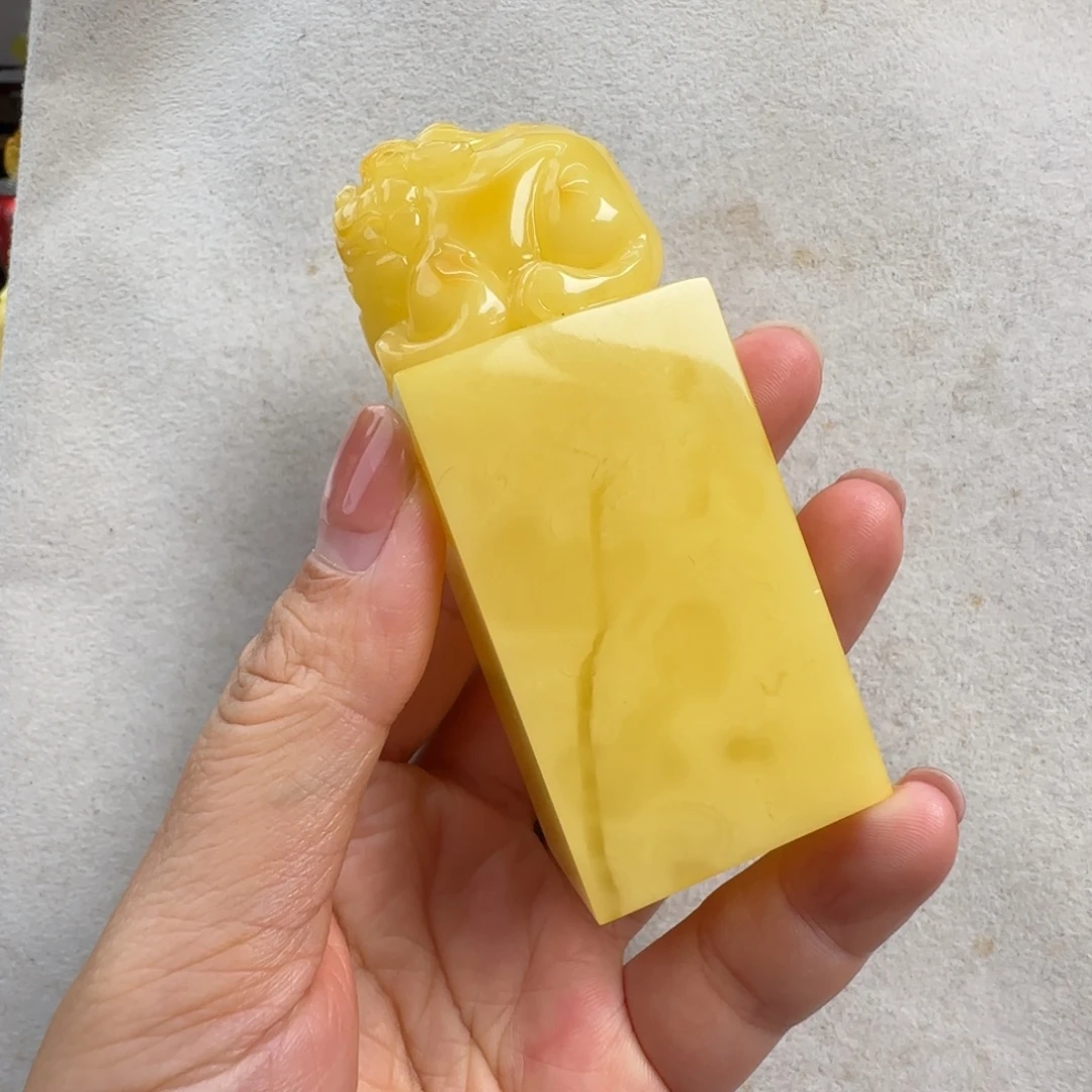 蜜蜡未镶嵌珠宝奇石