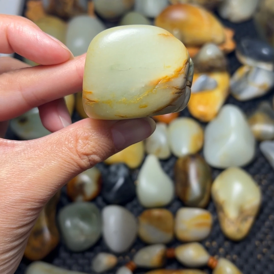 和田玉未镶嵌把件A13