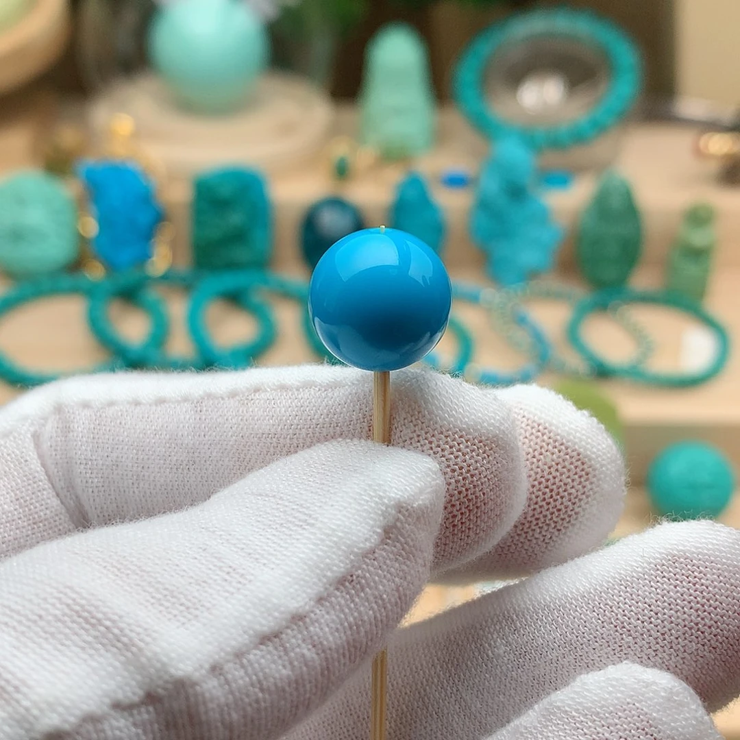 绿松石未镶嵌颈饰