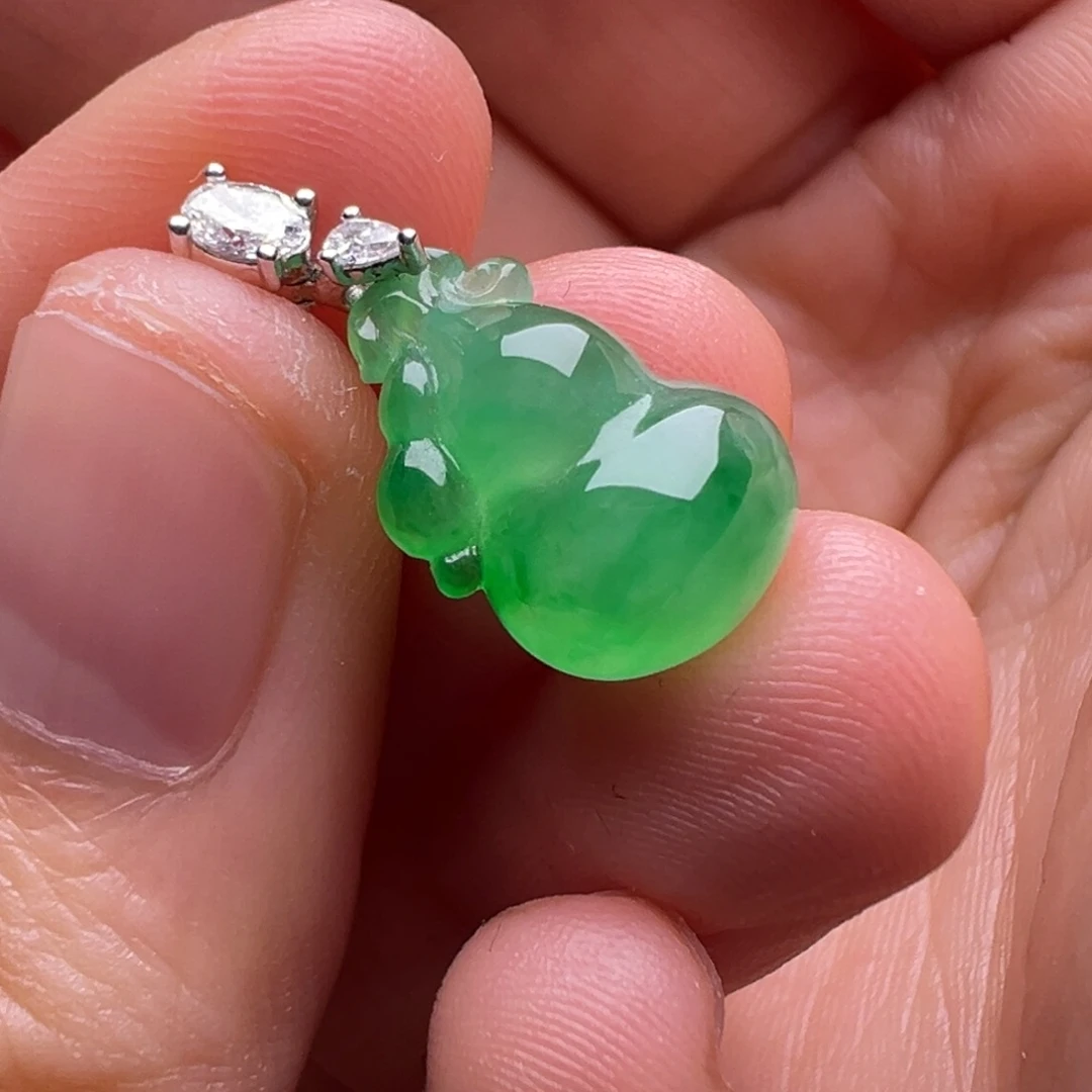 果***麻翡翠18K金镶嵌颈饰Y绿葫芦