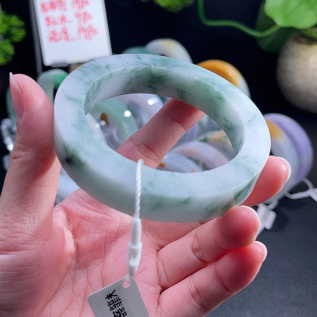 未镶嵌翡翠手镯定制翡翠