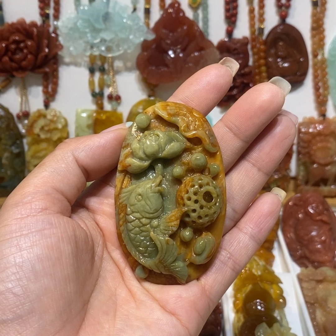 蛇纹石玉未镶嵌颈饰