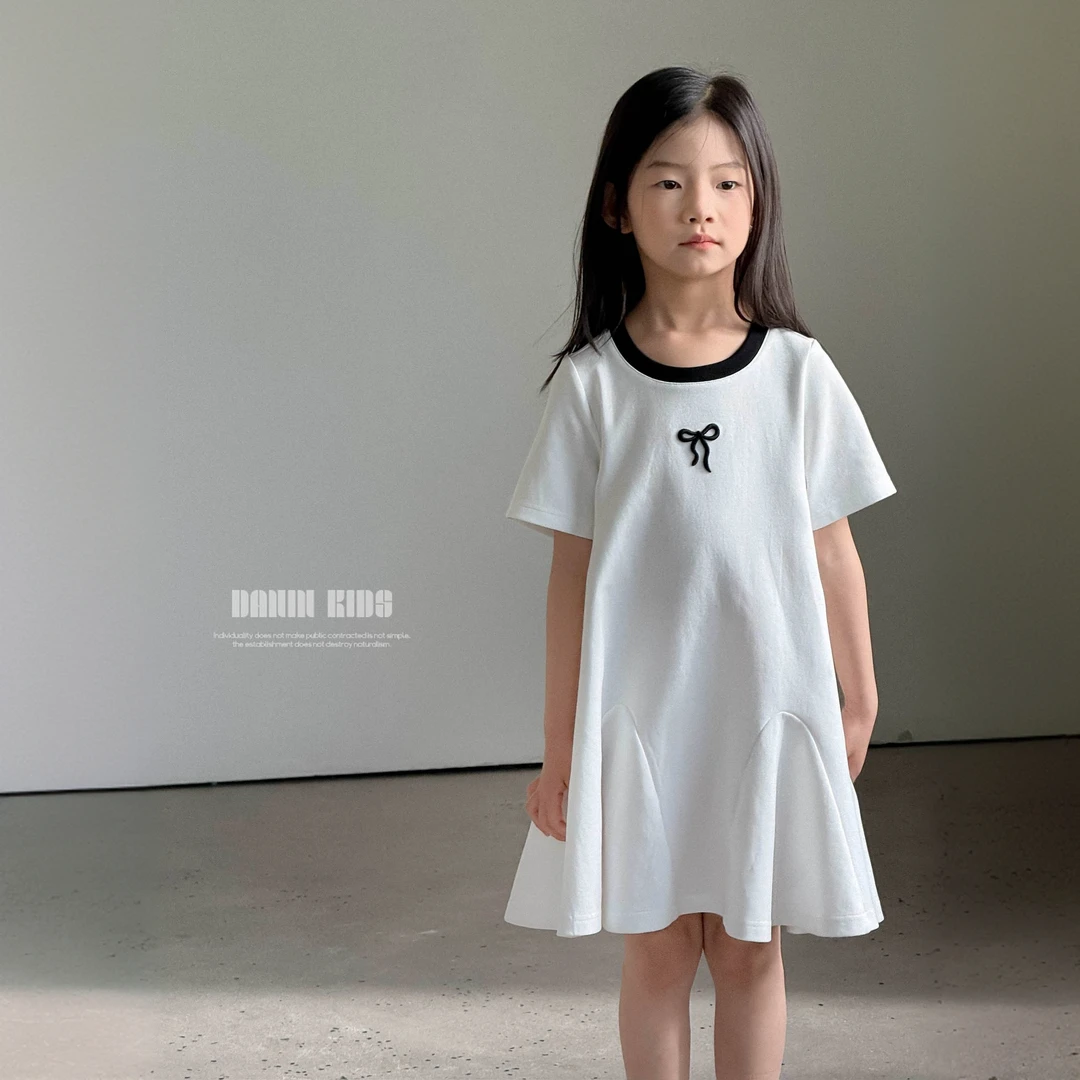 【嗒囜】女童25夏季舒适休闲简约短袖裙子儿童设计感百搭柔软连衣裙