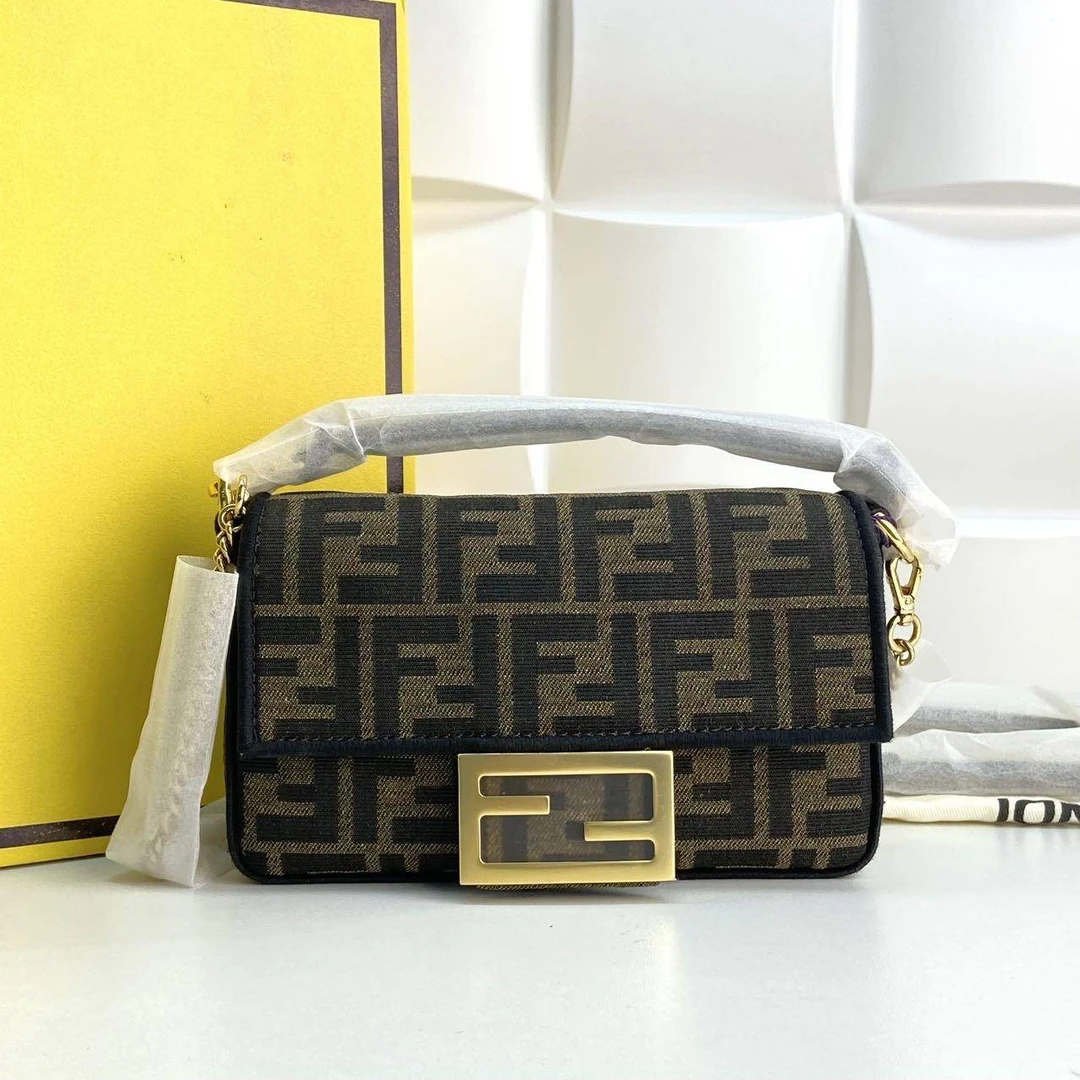 胖虎安安/芬迪/95新/公价0/箱包/单肩包/312506250032