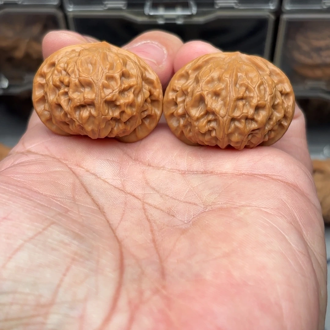 文玩核桃把件宫灯