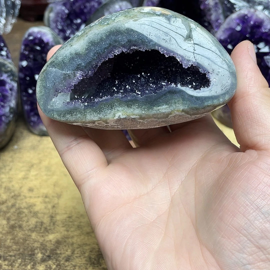 紫晶未镶嵌大型摆件（非配饰）