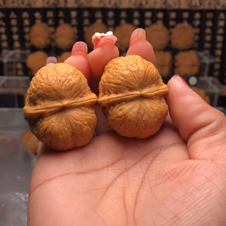 橄榄核吊坠特**?140峭壁元宝