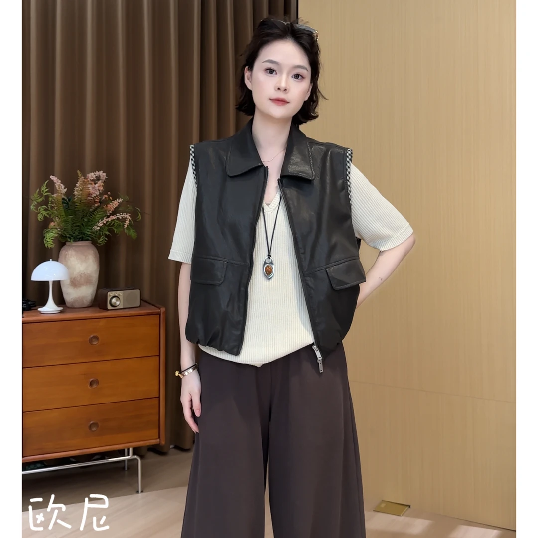 欧尼私服 2025早秋新款高级感时尚复古翻领无袖皮马甲2508C4602