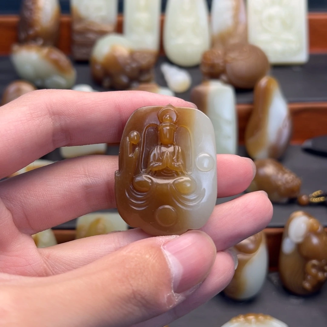 和田玉（糖玉）未镶嵌颈饰