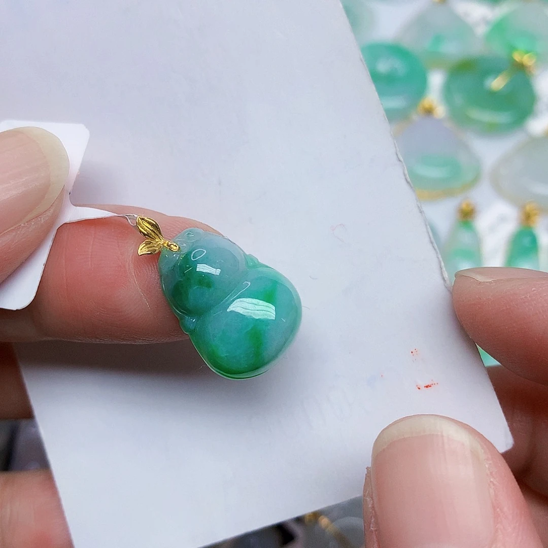 翡翠18K金镶嵌颈饰3467899