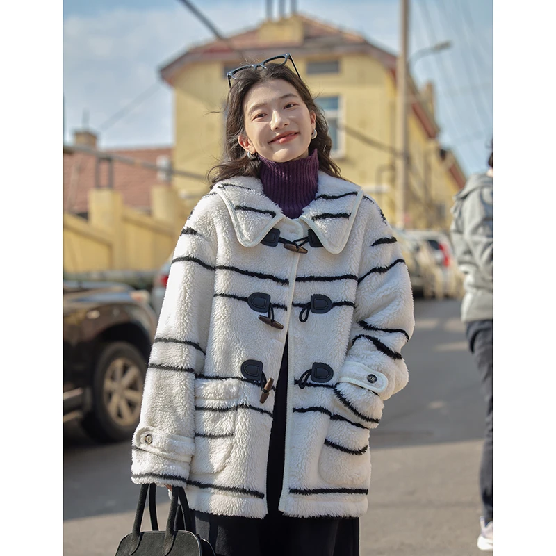 【1.17清清】觅定黑白色牛角扣毛绒外套秋冬DS11066