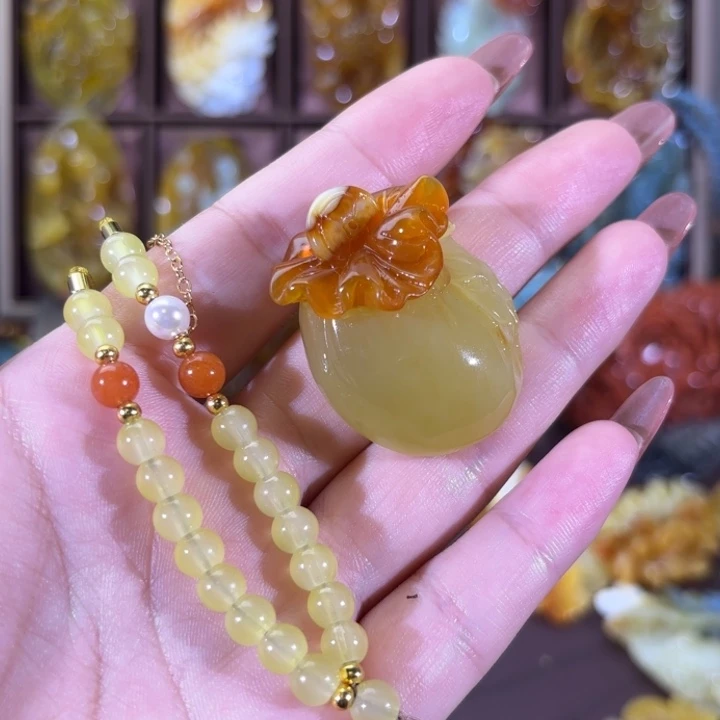 未镶嵌蛇纹石玉颈饰罗****）随机发