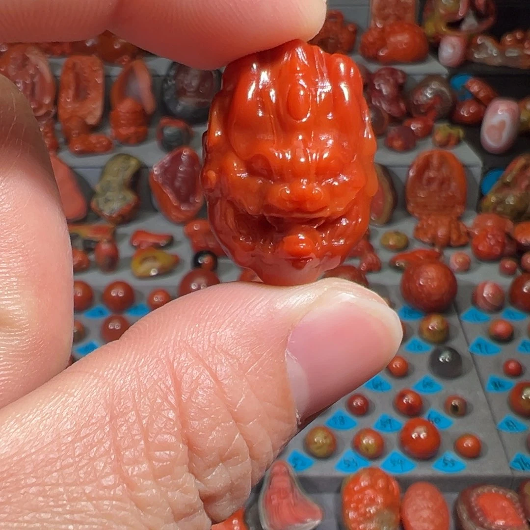 南红玛瑙未镶嵌兽面