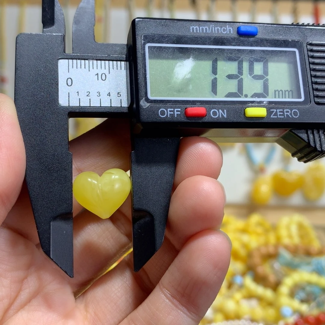 蜜蜡未镶嵌裸石配饰