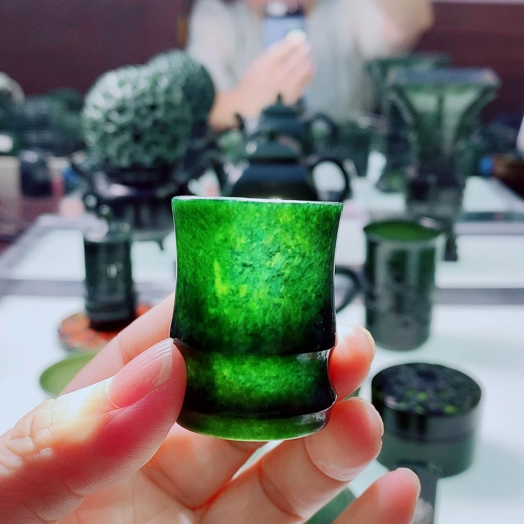 未镶嵌和田玉（青玉）摆件微瑕