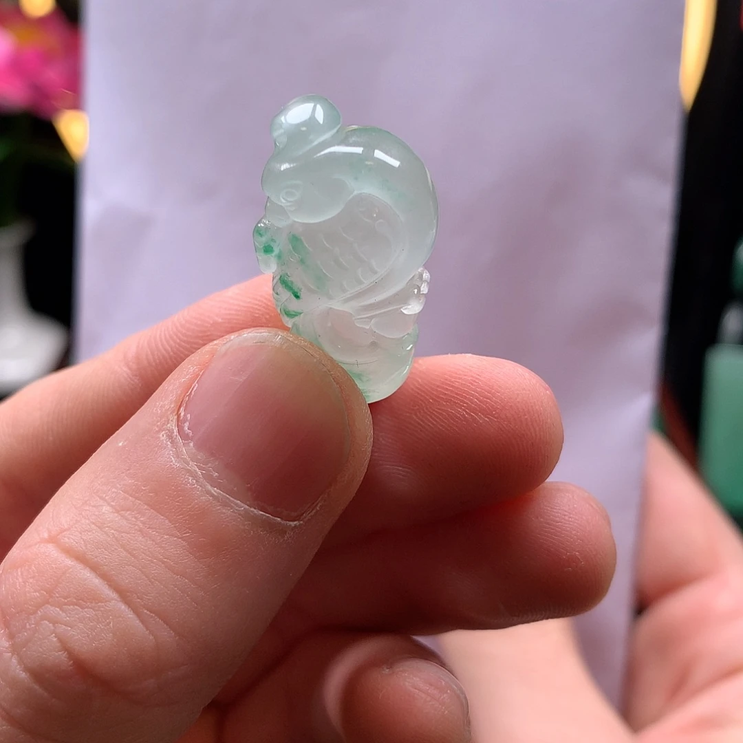 石英质玉吊坠未镶嵌一****晶