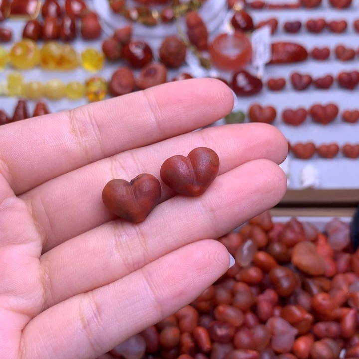 南红玛瑙未镶嵌珠宝半成品19