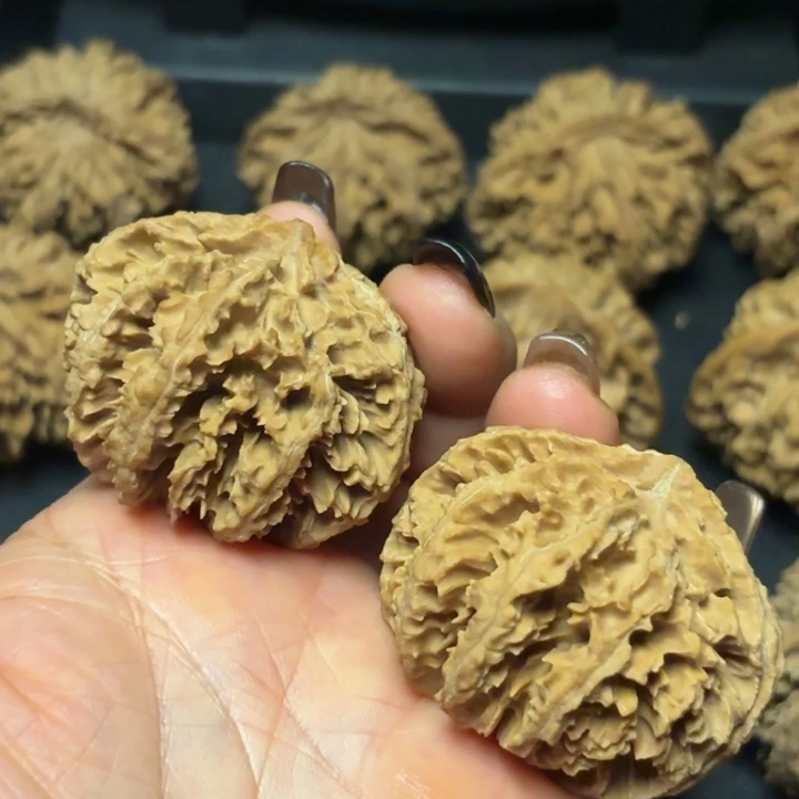 用***6文玩核桃吊坠秦岭灯笼21