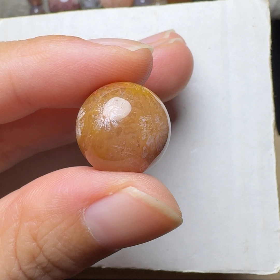 硅化玉未镶嵌糖粉花，微平头