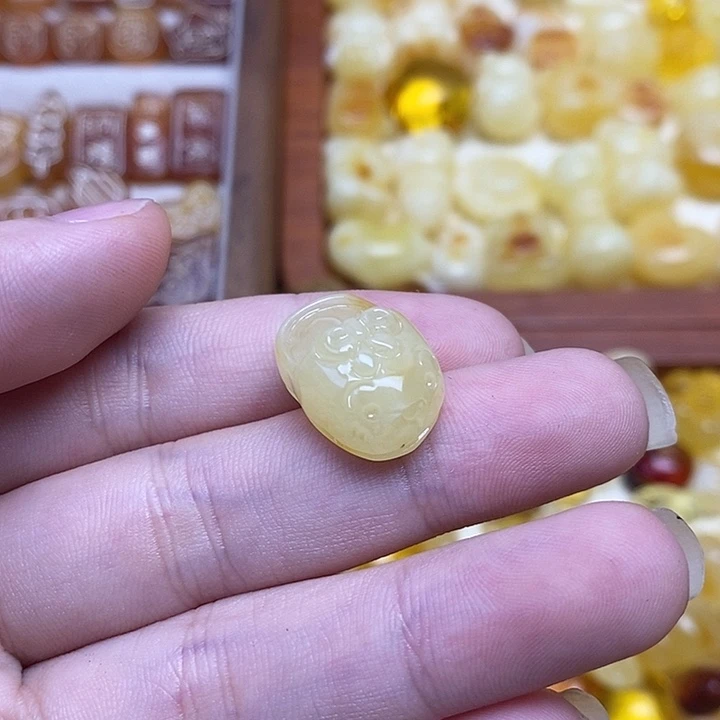 吊坠橄榄核小拖鞋