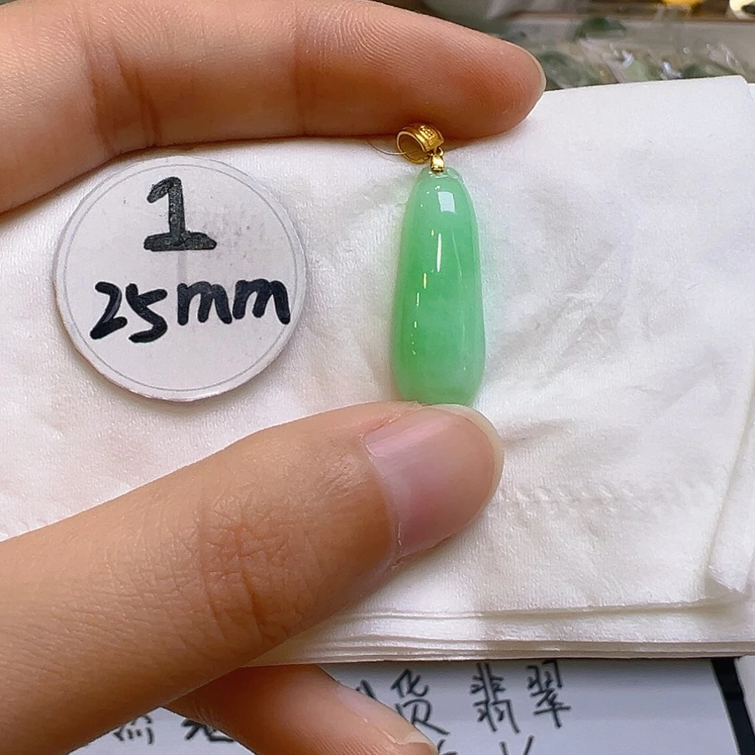 翡翠颈饰18K金镶嵌翡翠