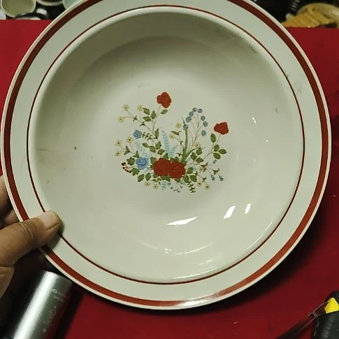 瓷片瓷片，摆件，都有微瑕疵，