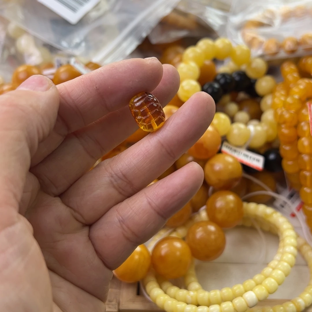 琥珀珠宝奇石未镶嵌