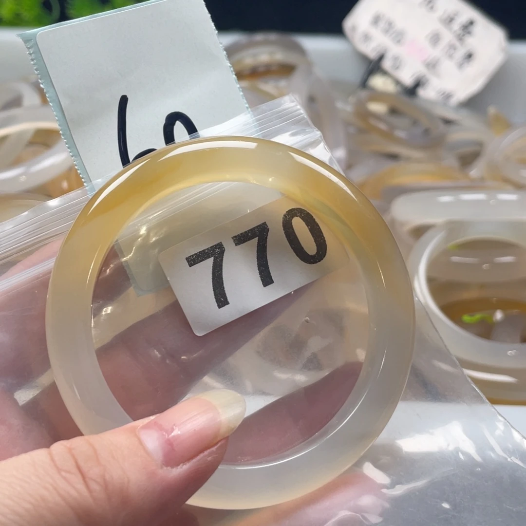 玛瑙/玉髓未镶嵌手镯