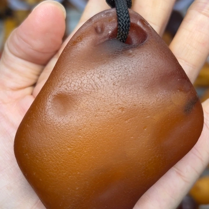 琥珀颈饰未镶嵌天然蜜蜡