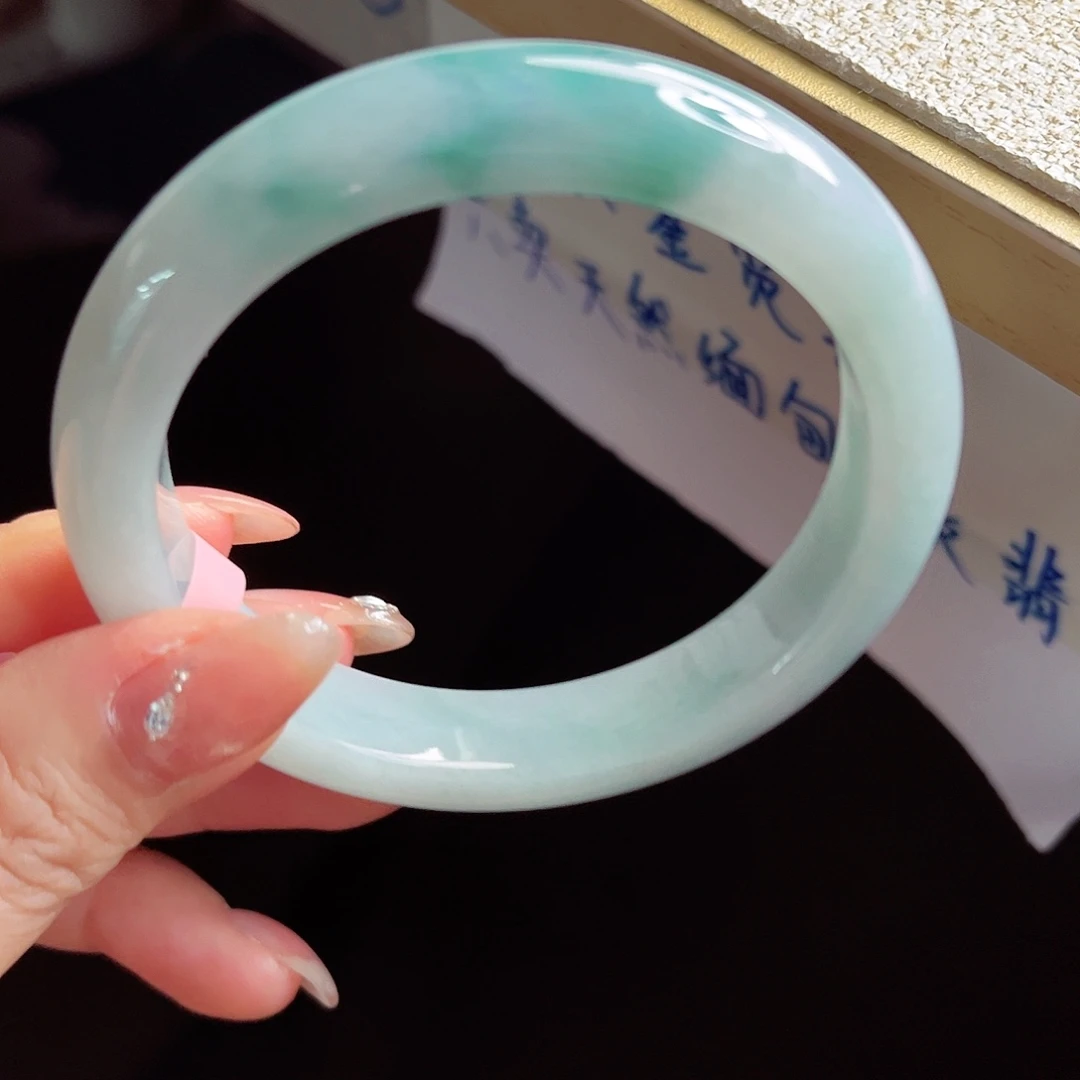 翡翠未镶嵌手镯手镯