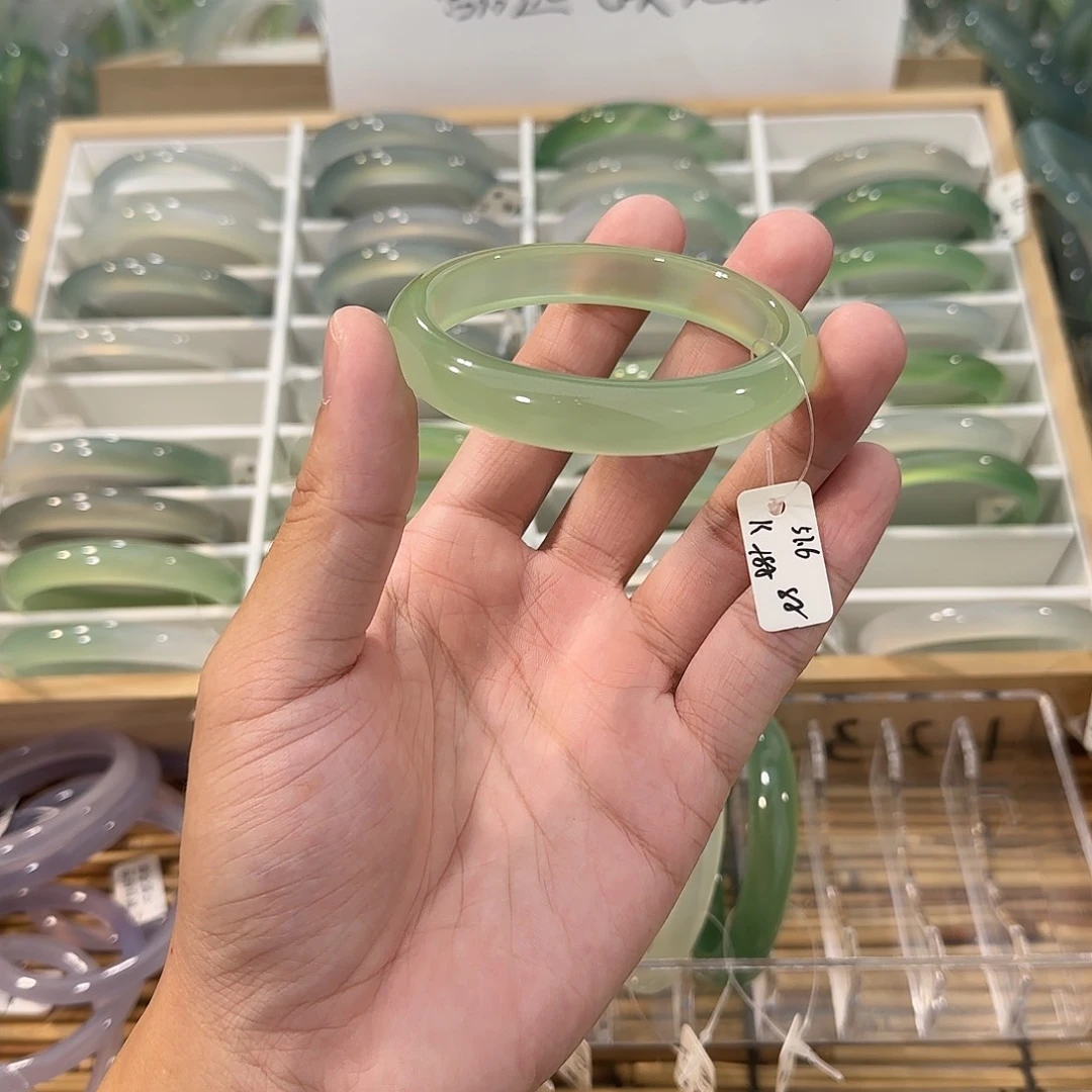 玛瑙/玉髓未镶嵌手镯圈口57.6