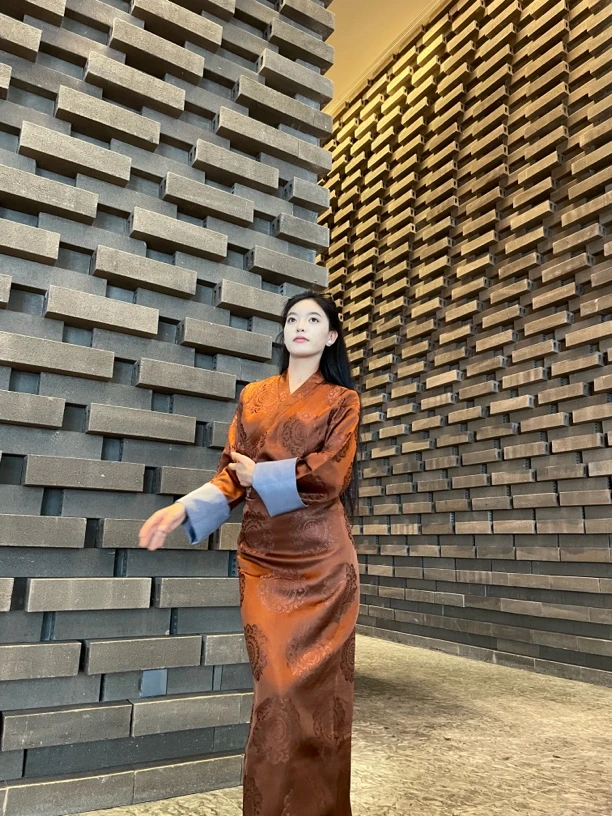 （仿莫本）西藏服复古轻奢设计师