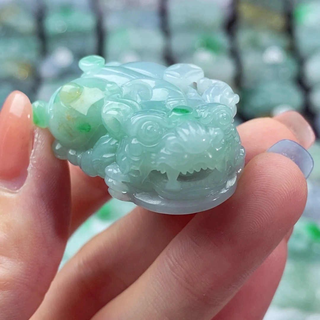 颈饰未镶嵌翡翠天然