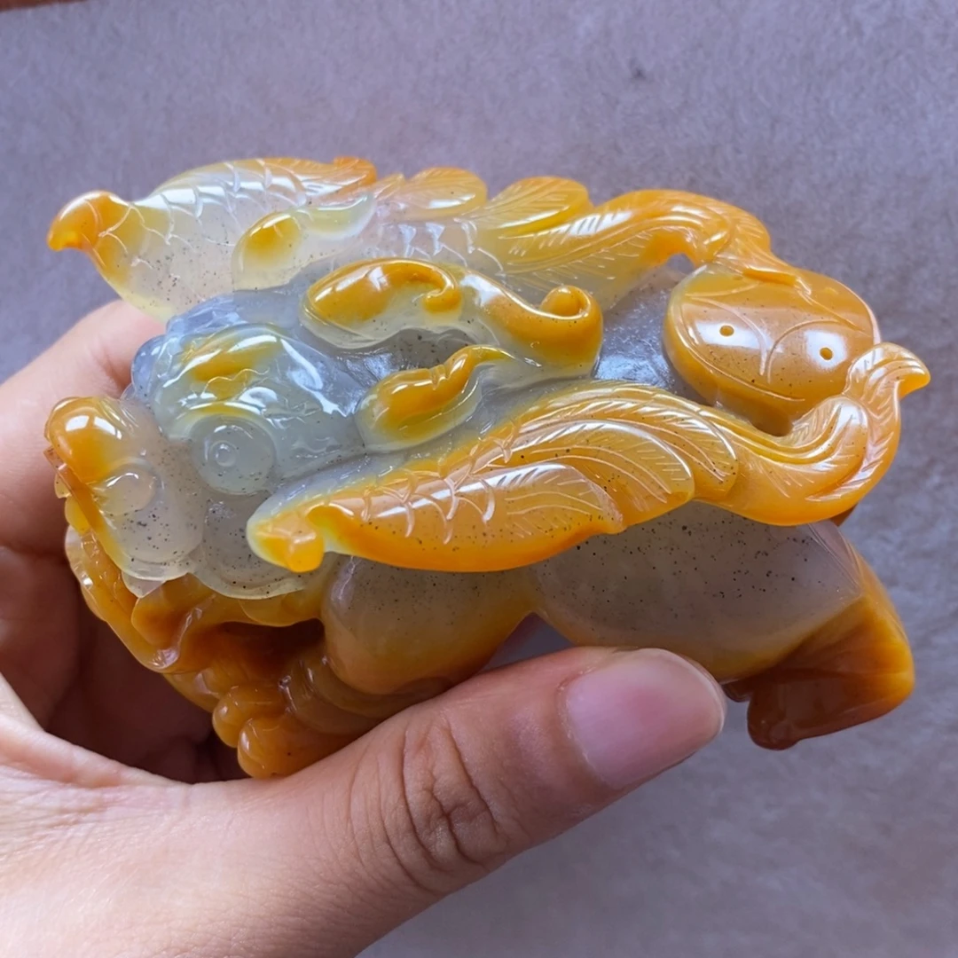 琪***i未镶嵌石英质玉（黄龙玉）颈饰