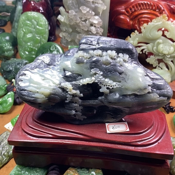 牛***1和田玉未镶嵌颈饰