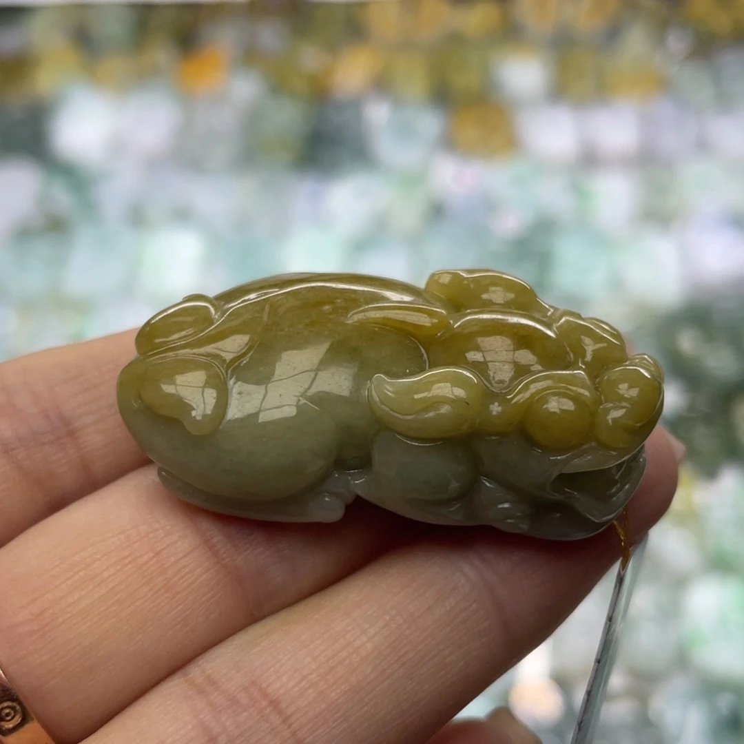 翡翠未镶嵌颈饰貔貅