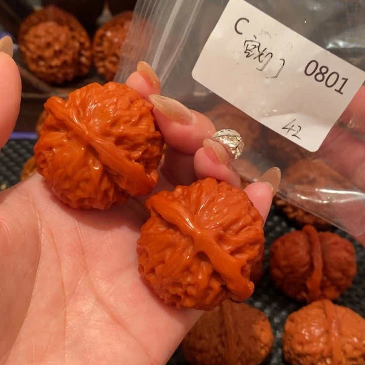 坚***。文玩核桃把件精品