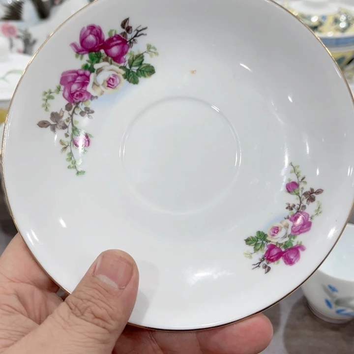 壶釉下五彩的瓷器和瓷器