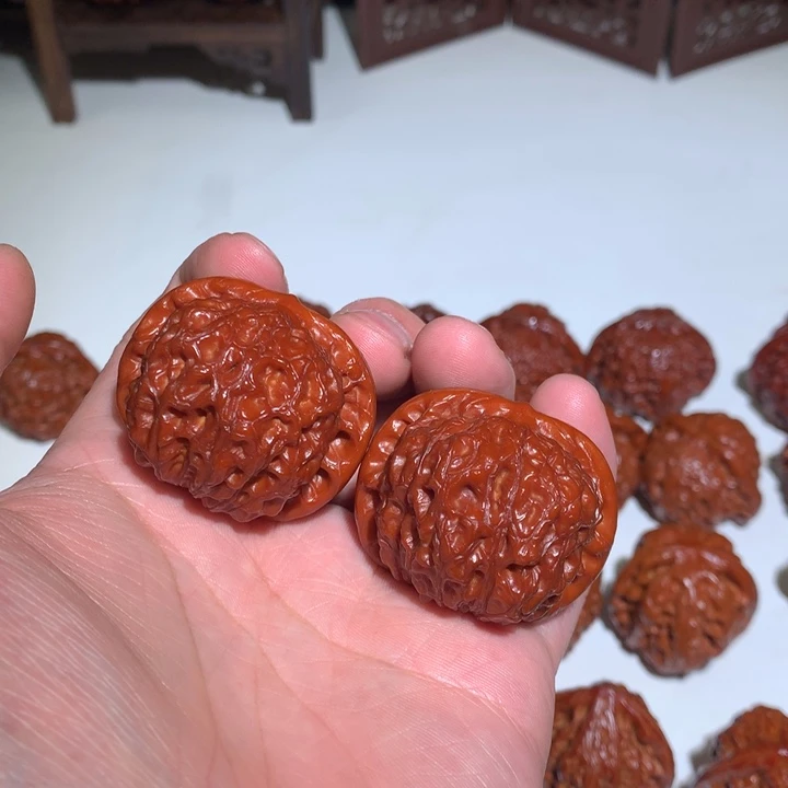 文玩核桃把件E****n血麒麟12