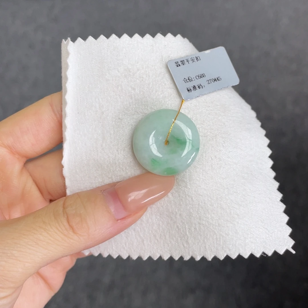 翡翠未镶嵌颈饰平安扣